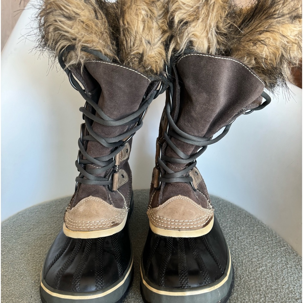 Sorel Joan of Arctic black and Gray Snow Boot